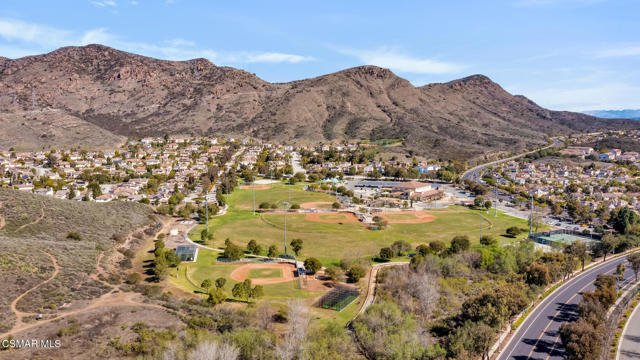 5199 Via Dolores, Newbury Park CA: https://media.crmls.org/mediaz/c77cee59-f460-4f1d-a53c-e25dd04b47a3.jpg
