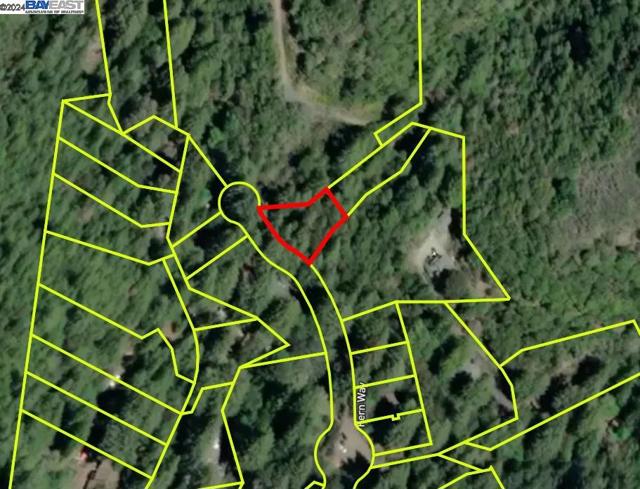 Details for 16167 Fern Way, Guerneville, CA 95446