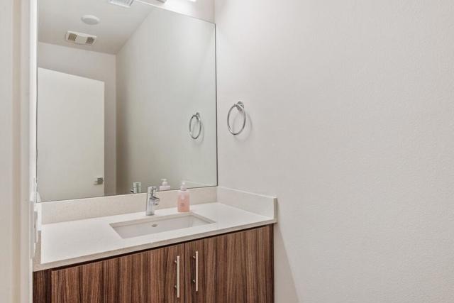 112 The Riv, Palm Springs CA: https://media.crmls.org/mediaz/c77ee6d7-b14d-4f45-980f-c32adb5c49a5.jpg