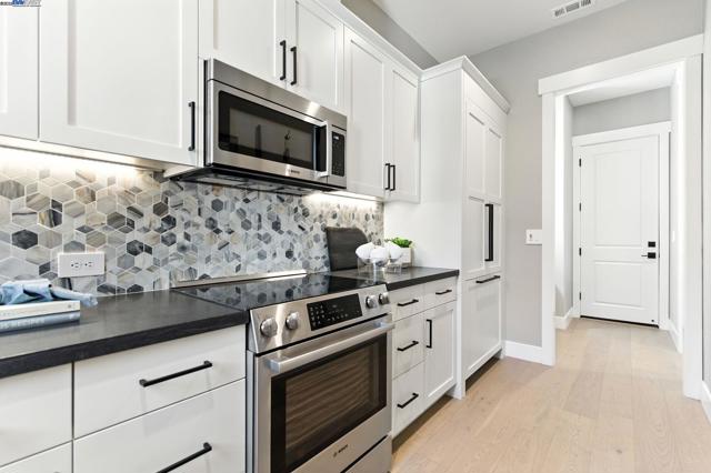 1725 SW Wren, Dublin CA: https://media.crmls.org/mediaz/c77fd6e6-a52c-48bc-9f63-c3dfcf6ba182.jpg