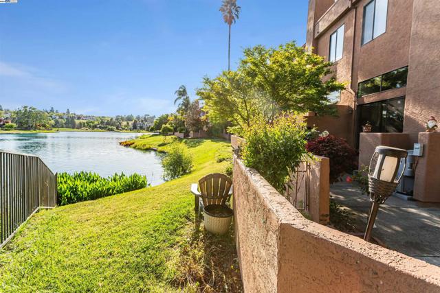 4001 W Lakeshore Dr, San Ramon CA: https://media.crmls.org/mediaz/c780359c-f85b-40af-b6a4-9fe1119bd074.jpg