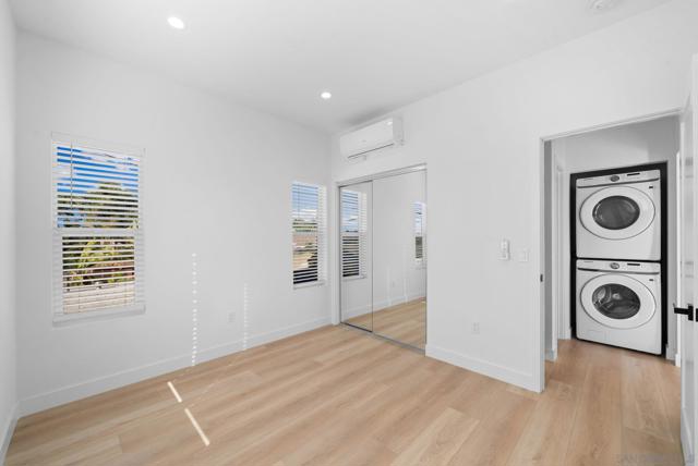 Image 8 of 26 For 322 Pardee St