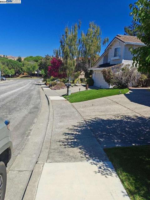 Image 2 of 22 For 43667 Southerland Way