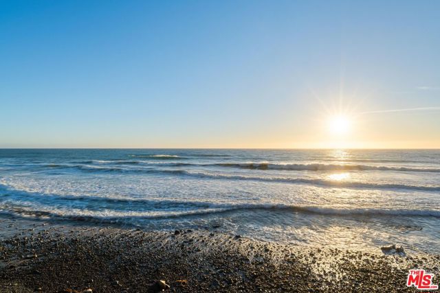 43000 Pacific Coast Highway, Malibu CA: https://media.crmls.org/mediaz/c7814ac9-e60a-4c39-8f91-0297d48eacae.jpg
