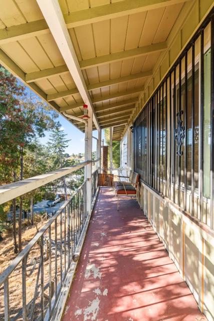 9560 Alcala Avenue, Oakland CA: https://media.crmls.org/mediaz/c782b3e9-787d-46b0-96ab-e9eb84bd07b0.jpg