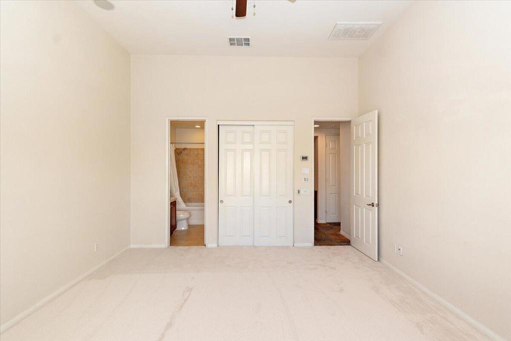 https://media.crmls.org/mediaz/c78389a9-b0bd-47d4-b05f-22c0ffa3a7fb.jpg?preset=X-Large