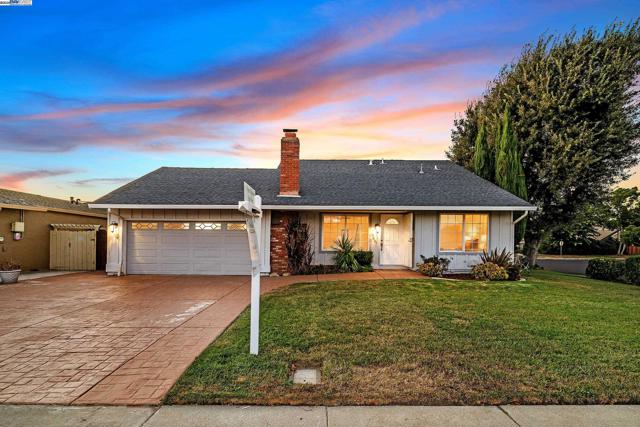 866 Cortland Way, Livermore CA: https://media.crmls.org/mediaz/c783969b-8559-4ff5-981c-0d9aef92c126.jpg