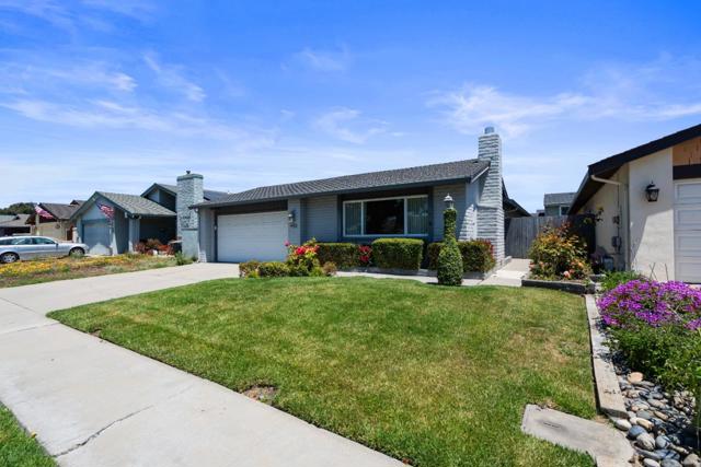 422 Shelley Way, Salinas CA: https://media.crmls.org/mediaz/c7847c9f-2195-4020-b878-628ee38a6846.jpg