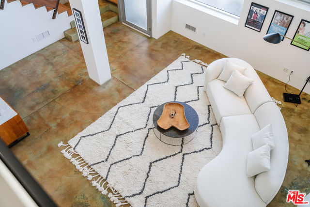 1320 Abbot Kinney Boulevard, Venice CA: https://media.crmls.org/mediaz/c7849486-f377-4920-a79f-6c472b95839a.jpg