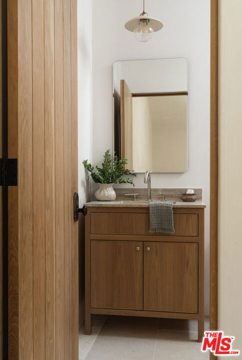 4200 Marina Drive, Santa Barbara CA: https://media.crmls.org/mediaz/c7851433-f533-4669-b564-36d8239bdbff.jpg