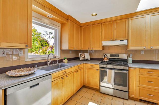2534 Howard Avenue, San Carlos CA: https://media.crmls.org/mediaz/c785556a-9f5b-47a0-ad77-161cccf646f6.jpg