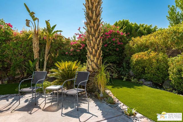40840 Centennial Circle, Palm Desert CA: https://media.crmls.org/mediaz/c78570cb-fe42-4678-9637-d82b3bc3e988.jpg