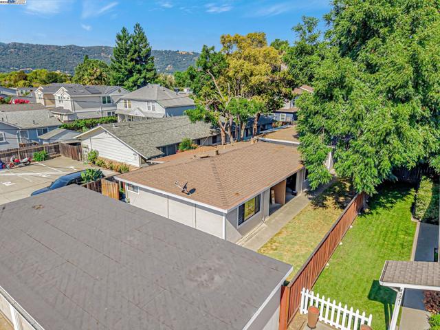 4655 Augustine St, Pleasanton CA: https://media.crmls.org/mediaz/c785aada-aa3c-4656-b79c-f9d9df4458f0.jpg