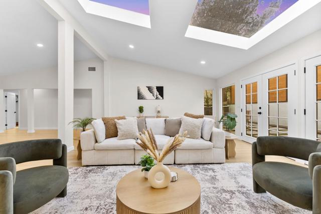 2128 Missouri St, San Diego CA: https://media.crmls.org/mediaz/c785b268-813c-4274-b6f3-ef14a1acf98d.jpg