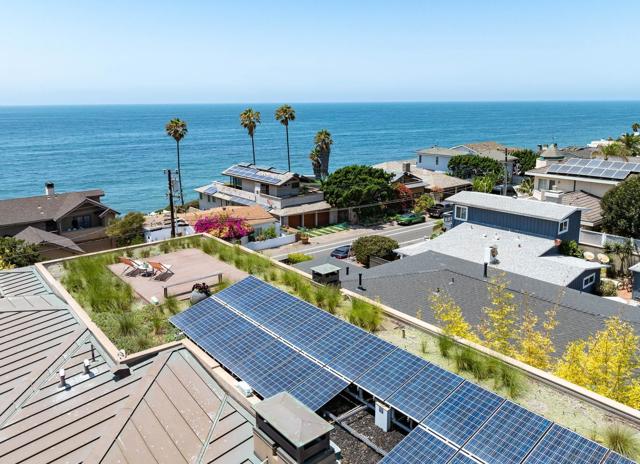 1521 Neptune Ave, Encinitas CA: https://media.crmls.org/mediaz/c785c192-aeb8-490a-bc7a-db6998ac0bc1.jpg