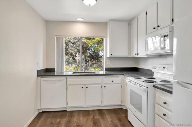 1480 Bridgeview Dr, San Diego CA: https://media.crmls.org/mediaz/c78605c3-25a3-4f08-a405-2579e1484a5d.jpg