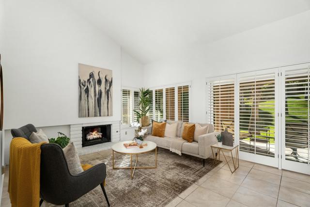 73481 Poinciana Place, Palm Desert CA: https://media.crmls.org/mediaz/c786fe85-5571-4fec-8ef0-491749943206.jpg