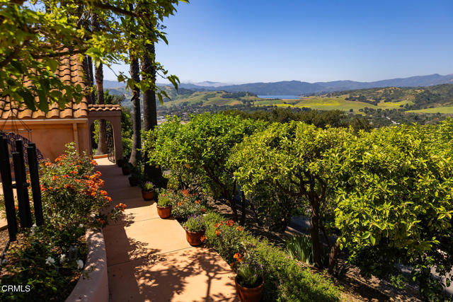 Detail Gallery Image 3 of 49 For 10920 Ventura Ave, Oak View,  CA 93022 - 3 Beds | 4 Baths