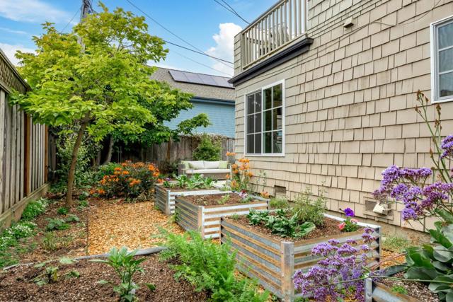 5334 Soquel Drive, Soquel CA: https://media.crmls.org/mediaz/c78733af-8201-469f-a308-0c36a8070d30.jpg