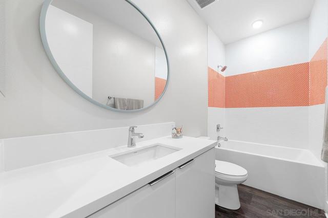 13722 Canyon Loop Trl, San Diego CA: https://media.crmls.org/mediaz/c7873685-a7cd-4aae-9acc-16b364574d3a.jpg