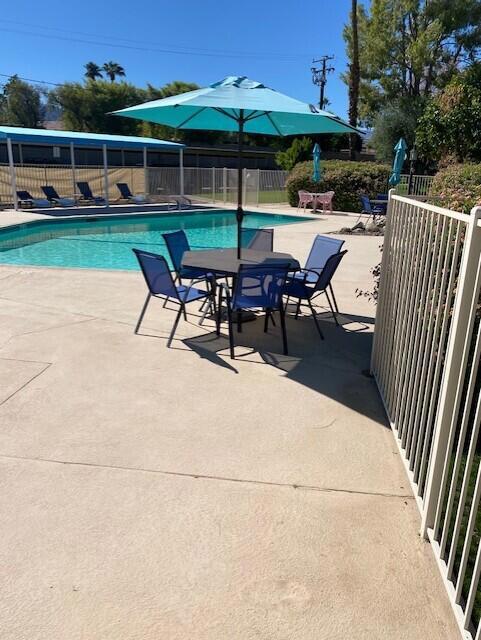 77835 California Drive, Palm Desert CA: https://media.crmls.org/mediaz/c787586a-02c9-45a4-802d-1bb33ac66a53.jpg