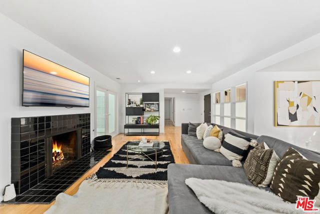 3443 Mandeville Canyon Road, Los Angeles CA: https://media.crmls.org/mediaz/c788a8d1-7104-4e72-9dc2-2adb41c60fd4.jpg
