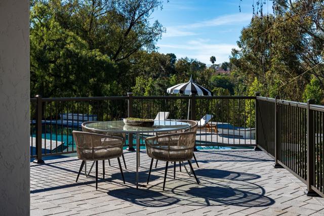 6449 Las Colinas, Rancho Santa Fe CA: https://media.crmls.org/mediaz/c7896fbd-b210-48cb-b988-2a16113ad04e.jpg