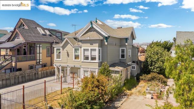 Image 10 of 29 For 1062 60th St