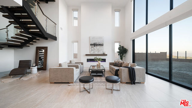 11782 N Hillsborough Lane, Porter Ranch CA: https://media.crmls.org/mediaz/c78cd6f1-b8d3-4191-9a32-ed55b01ddc58.jpg