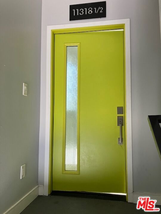 11318 1/2 W Miranda Street, North Hollywood CA: https://media.crmls.org/mediaz/c78df4a1-9505-4e8e-9504-5dcd4f6cc9da.jpg