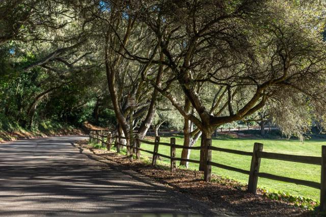 2834 Casa De Vida Drive, Aptos CA: https://media.crmls.org/mediaz/c78f1749-04d0-4a3b-aeb6-6a3a78754671.jpg