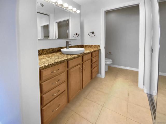 5252 Balboa Arms Dr, San Diego CA: https://media.crmls.org/mediaz/c78fa357-0c9b-4a45-8f44-91fb12c33534.jpg