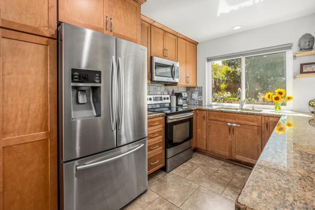 17162 Poblado Ct, San Diego CA: https://media.crmls.org/mediaz/c792357b-253e-46ab-a81f-061056002e68.jpg