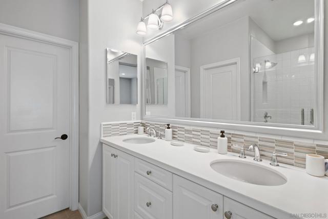 16206 Veridian Cir, San Diego CA: https://media.crmls.org/mediaz/c792b92c-3cb4-4f48-b372-5daaef2136d4.jpg