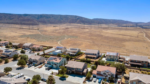 42333 Highland Court, Lancaster CA: https://media.crmls.org/mediaz/c7936511-bf47-416c-9840-33d74c870ac4.jpg