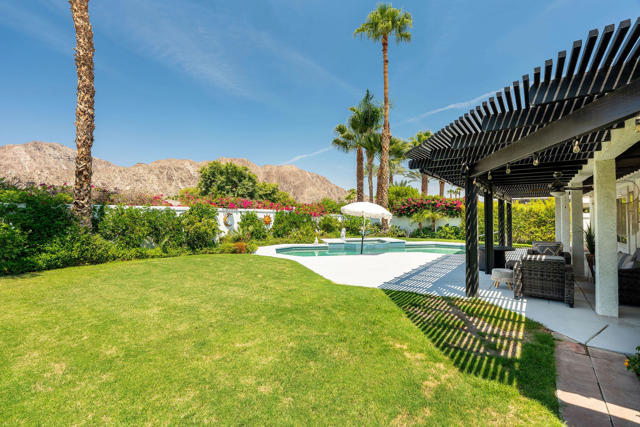 47845 Via Firenze, La Quinta CA: https://media.crmls.org/mediaz/c793bf2d-c506-4912-b64e-d187005e72bb.jpg