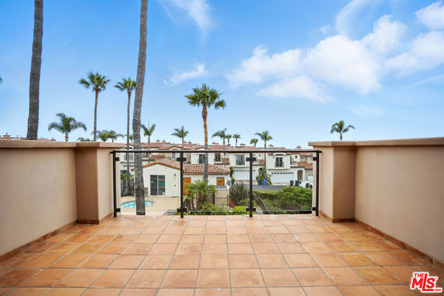 6440 Lunita Road, Malibu CA: https://media.crmls.org/mediaz/c795b95a-deff-43ba-80e4-9781bde4f778.jpg