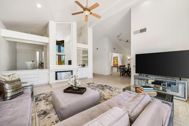 162 Lost River Drive, Palm Desert CA: https://media.crmls.org/mediaz/c795c64c-d361-4868-8a72-5db479dc7e5f.jpg