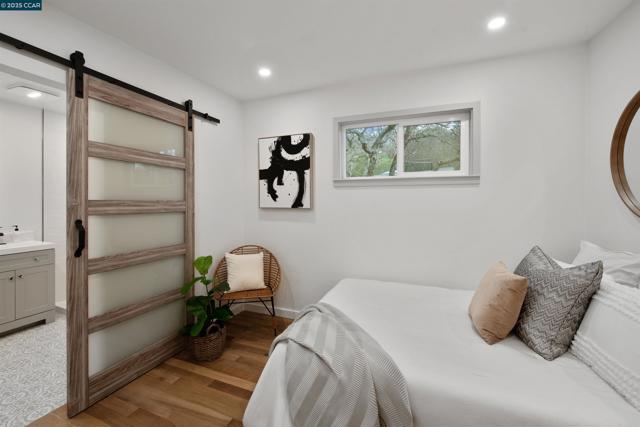 2188 1st Ave, Napa CA: https://media.crmls.org/mediaz/c7966492-d0d6-4cf6-a762-1a257de83444.jpg