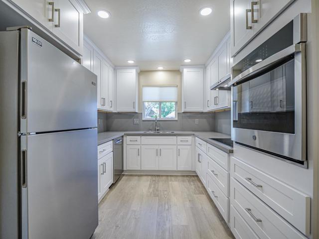 1221 Broadway, Santa Cruz CA: https://media.crmls.org/mediaz/c79862d4-794a-4edf-8c88-42eb5d8e910b.jpg