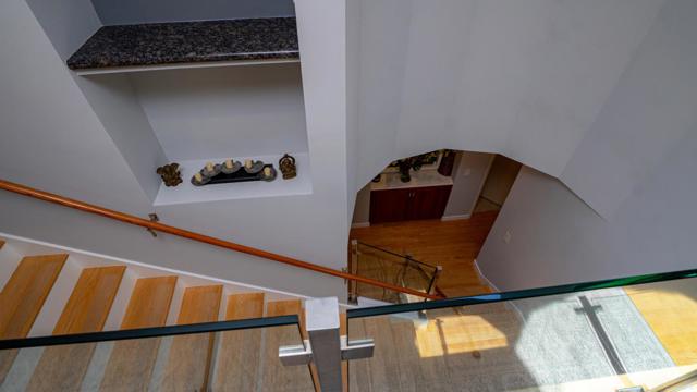 15 Kiowa Court, Portola Valley CA: https://media.crmls.org/mediaz/c798f69b-9dc3-4b3a-ba9c-b5b5ac793de5.jpg