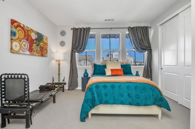 30 Grey Whale Pl, Bethel Island CA: https://media.crmls.org/mediaz/c79901b2-db8e-4019-a33f-90aeb239652d.jpg