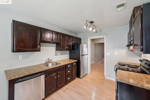 3241 Monika Lane, Hayward CA: https://media.crmls.org/mediaz/c79969d5-9c3e-4ecd-acd5-cf819352409d.jpg