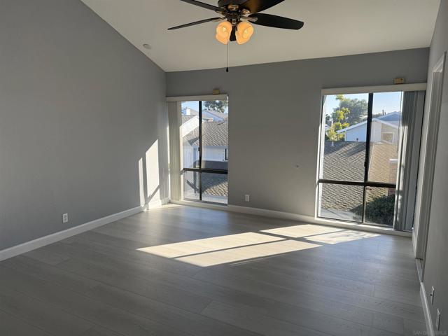 3338 Caminito Vasto, La Jolla CA: https://media.crmls.org/mediaz/c7998277-f6b5-4fcc-a623-a57d594b7721.jpg
