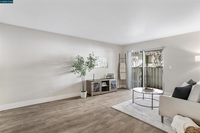 5425 Concord Blvd, Concord CA: https://media.crmls.org/mediaz/c799d502-d59a-44dc-86ec-a4a61188f769.jpg