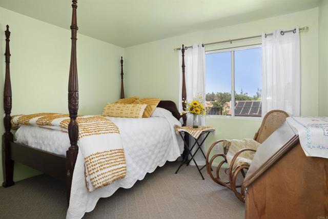 1990 Willowbrook Drive, Oceanside CA: https://media.crmls.org/mediaz/c79ac05e-828f-43ae-9c65-047bc2003a8c.jpg