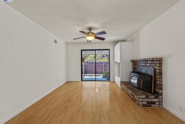 16651 Selby Dr, San Leandro CA: https://media.crmls.org/mediaz/c79acdb2-7673-41ad-b7ee-1a88434c2249.jpg