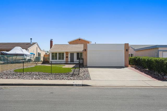 Detail Gallery Image 2 of 38 For 7071 Barker Way, San Diego,  CA 92119 - 4 Beds | 3 Baths