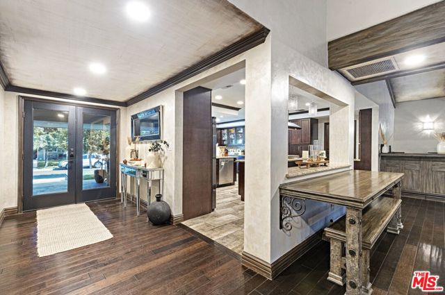 22450 Hatteras Street, Woodland Hills CA: https://media.crmls.org/mediaz/c79b8cae-94bd-457d-aa9f-ed456e768b78.jpg