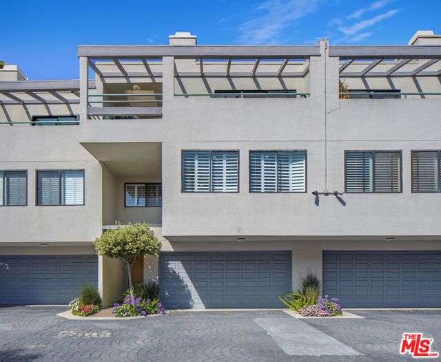 20 Ocean Park Boulevard, 22 photo 4